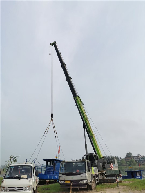 达日县桥梁建设吊装案例